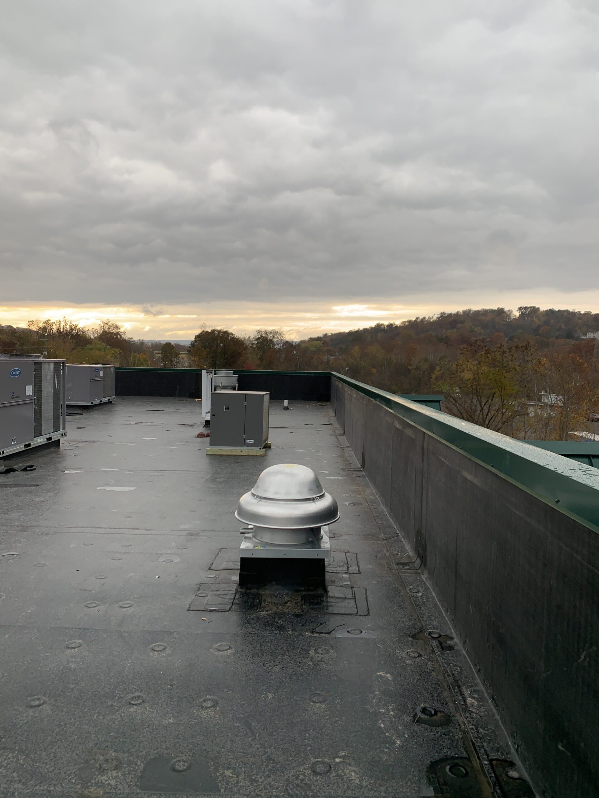 EPDM rubber roofing install. New construction. Rubber roof replacement.